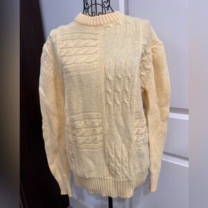 HATHAWAY 100%Virgin Wool Sweater- Woman Size L - Light Yellow